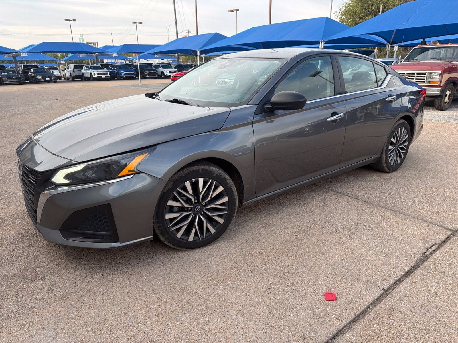 2025 Nissan Altima SV — photo 1 of 7
