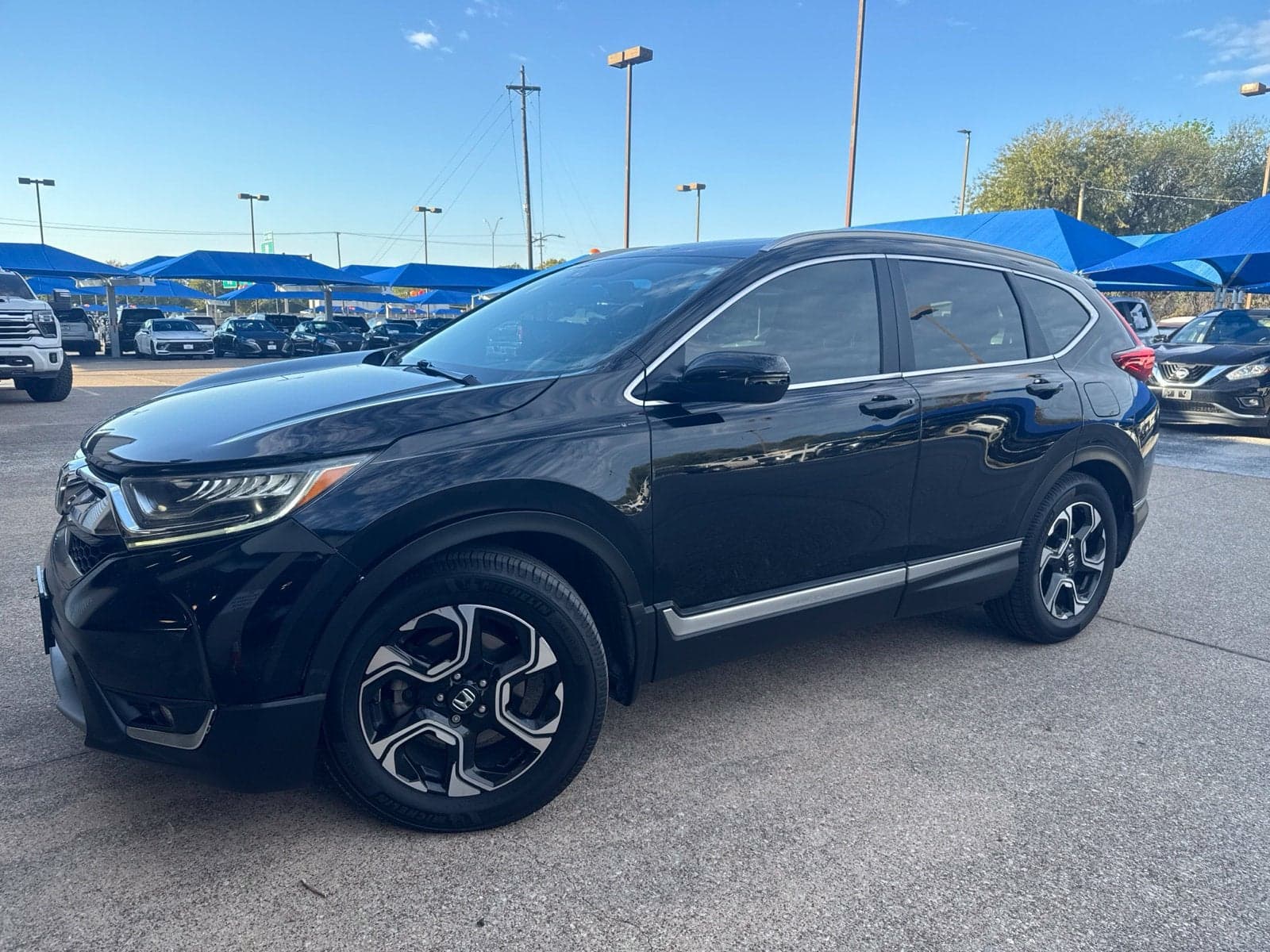 2017 Honda CR-V Touring — photo 1 of 5