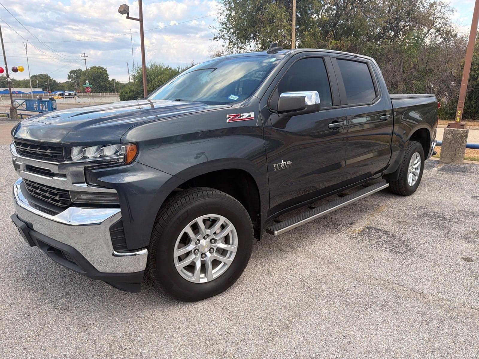 2019 Chevrolet Silverado 1500 LT — photo 1 of 24