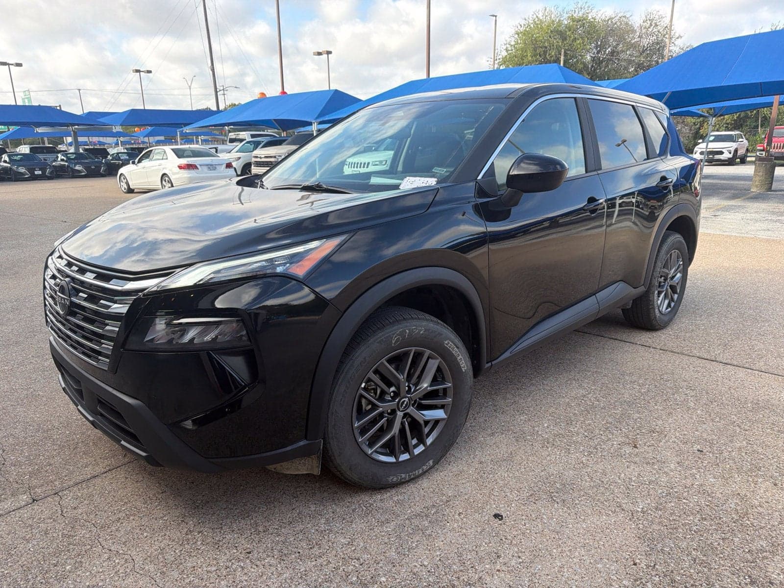 2026 Nissan Rogue SV — photo 1 of 5