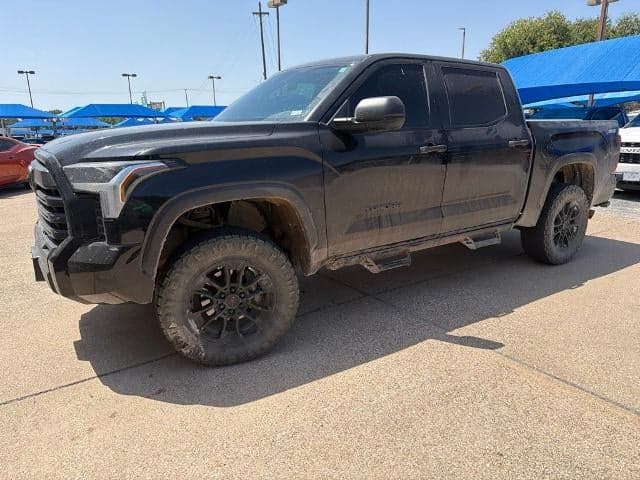2023 Toyota Tundra SR5 — photo 1 of 9