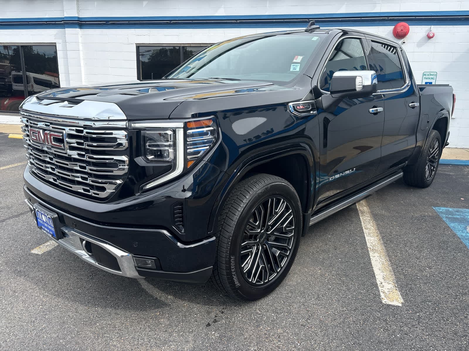 2023 GMC Sierra 1500 Denali — photo 1 of 34