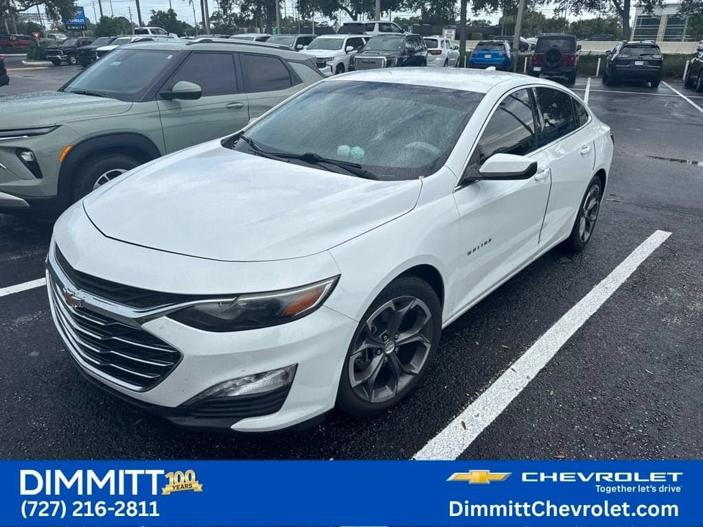 2022 Chevrolet Malibu LT — photo 1 of 33