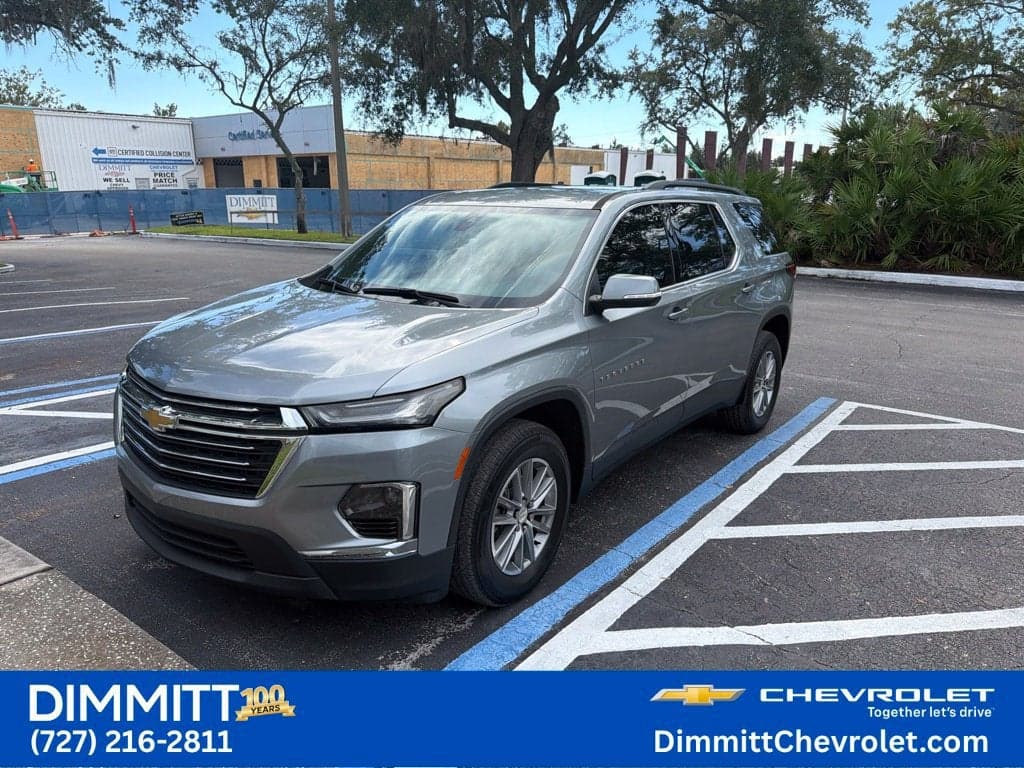 2023 Chevrolet Traverse LT Cloth — photo 1 of 5