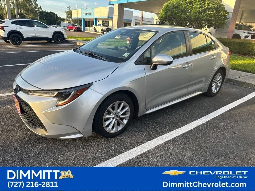 2022 Toyota Corolla LE — photo 1 of 14