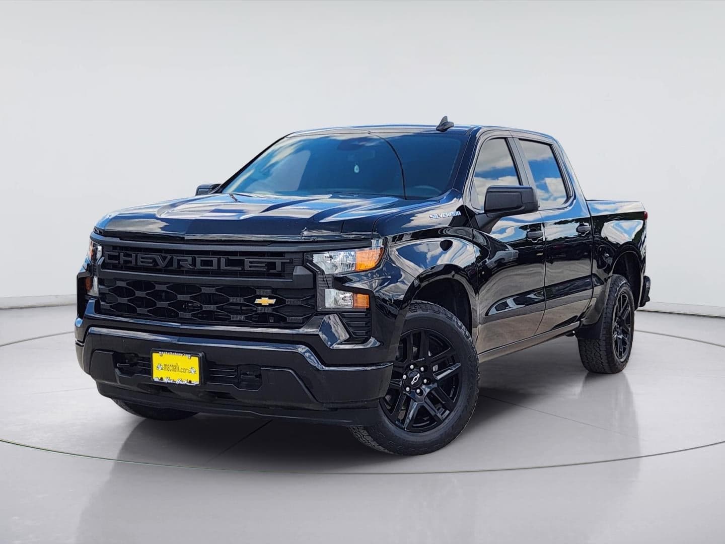2023 Chevrolet Silverado 1500 Custom — photo 1 of 5