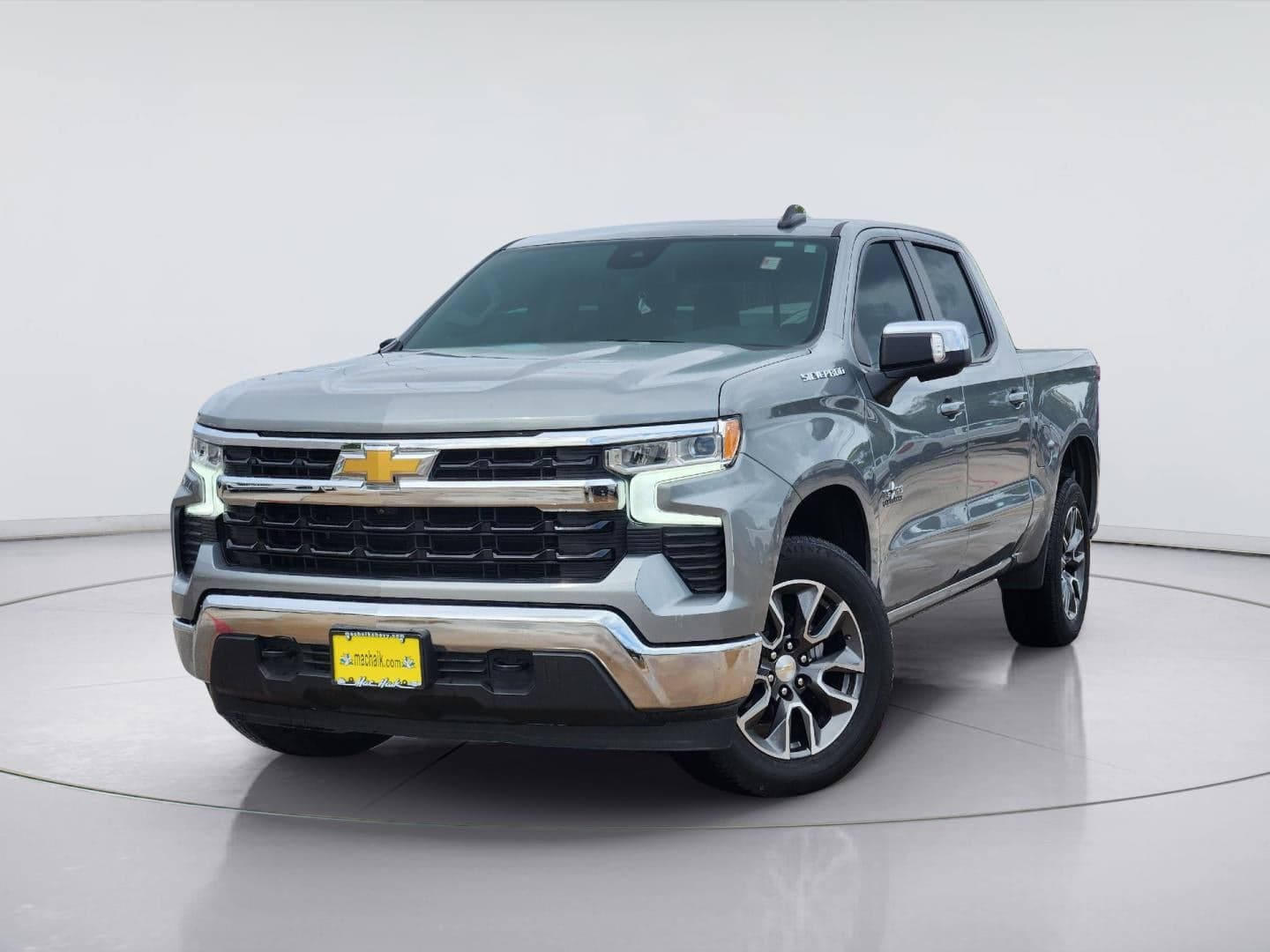 2023 Chevrolet Silverado 1500 LT — photo 1 of 36