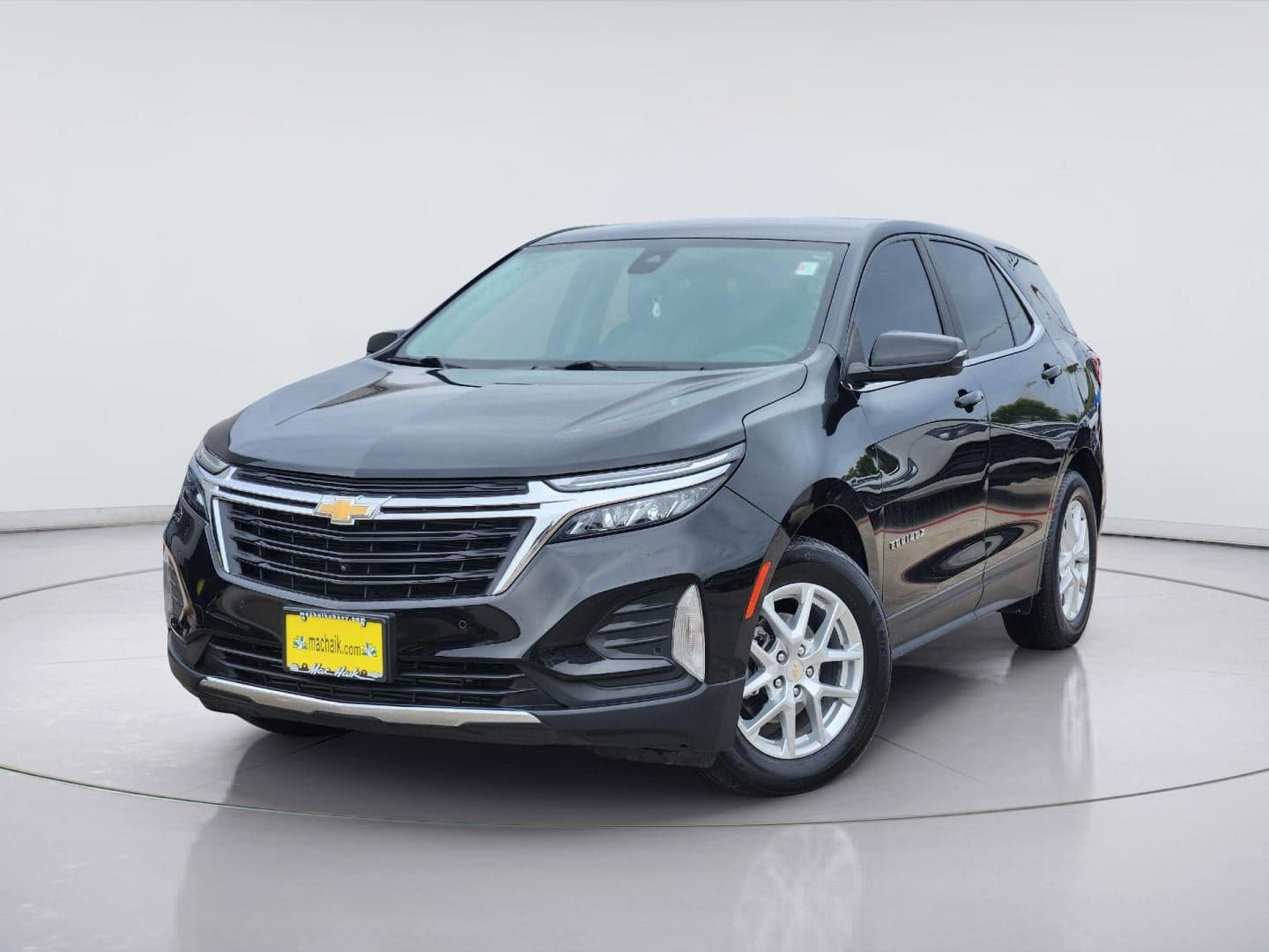 2022 Chevrolet Equinox LT — photo 1 of 5