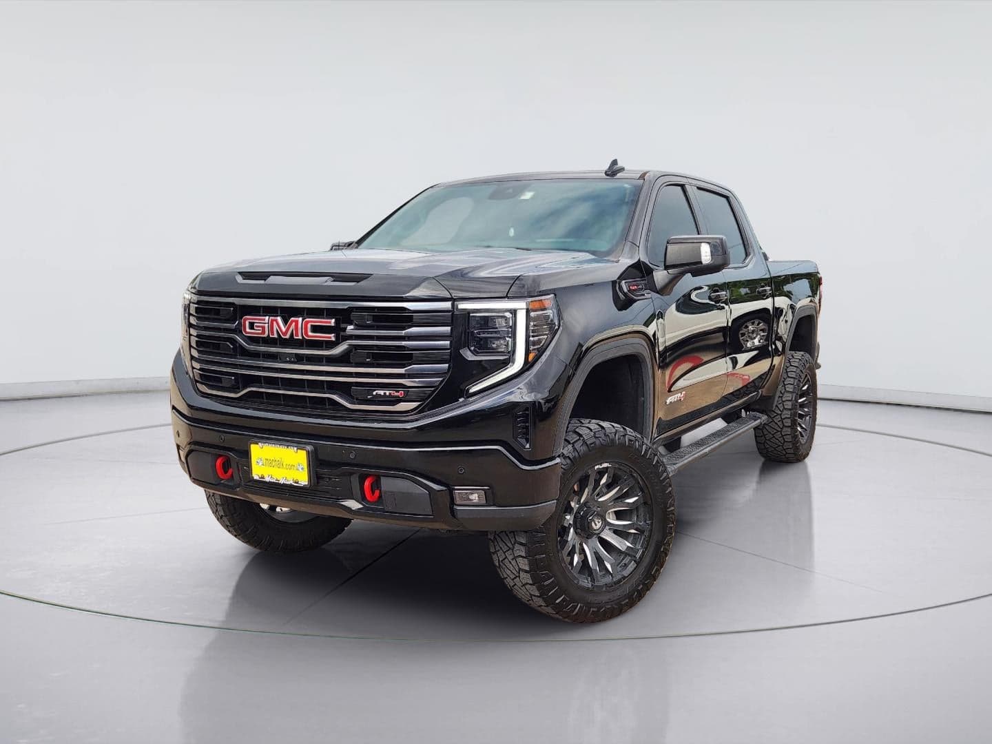 2025 GMC Sierra 1500 AT4 — photo 1 of 37