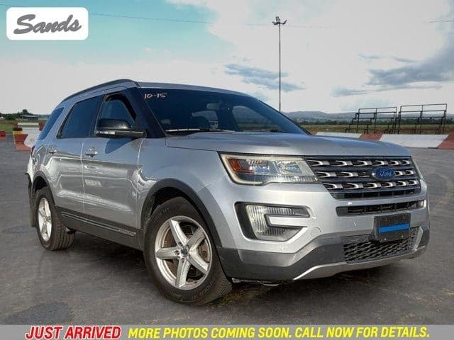 2016 Ford Explorer XLT — photo 1 of 5