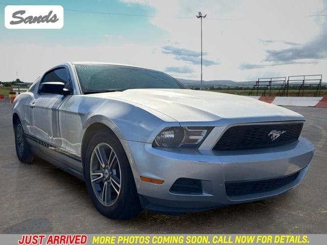 2010 Ford Mustang V6 — photo 1 of 17