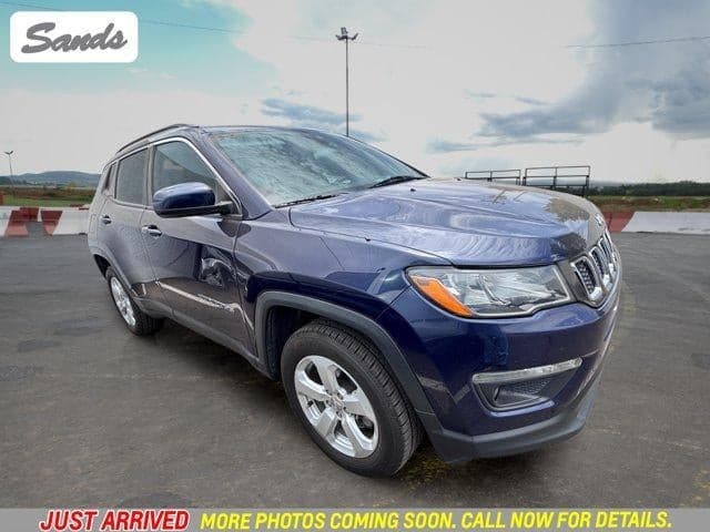 2021 Jeep Compass Latitude — photo 1 of 12