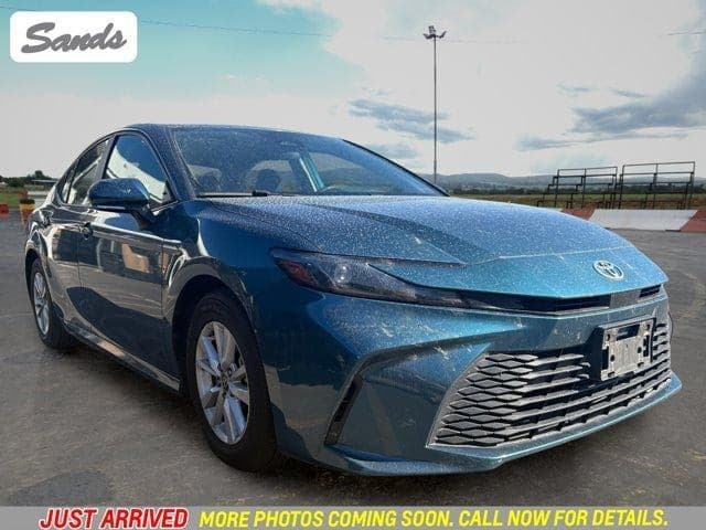 2025 Toyota Camry LE — photo 1 of 5