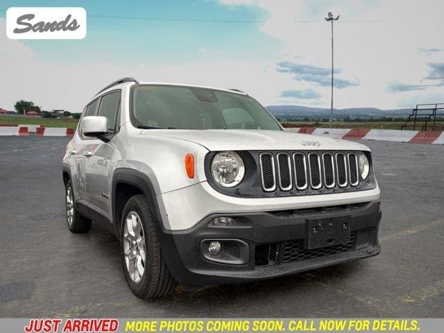 2015 Jeep Renegade Latitude — photo 1 of 11