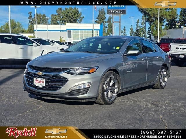 2024 Chevrolet Malibu LT — photo 1 of 5