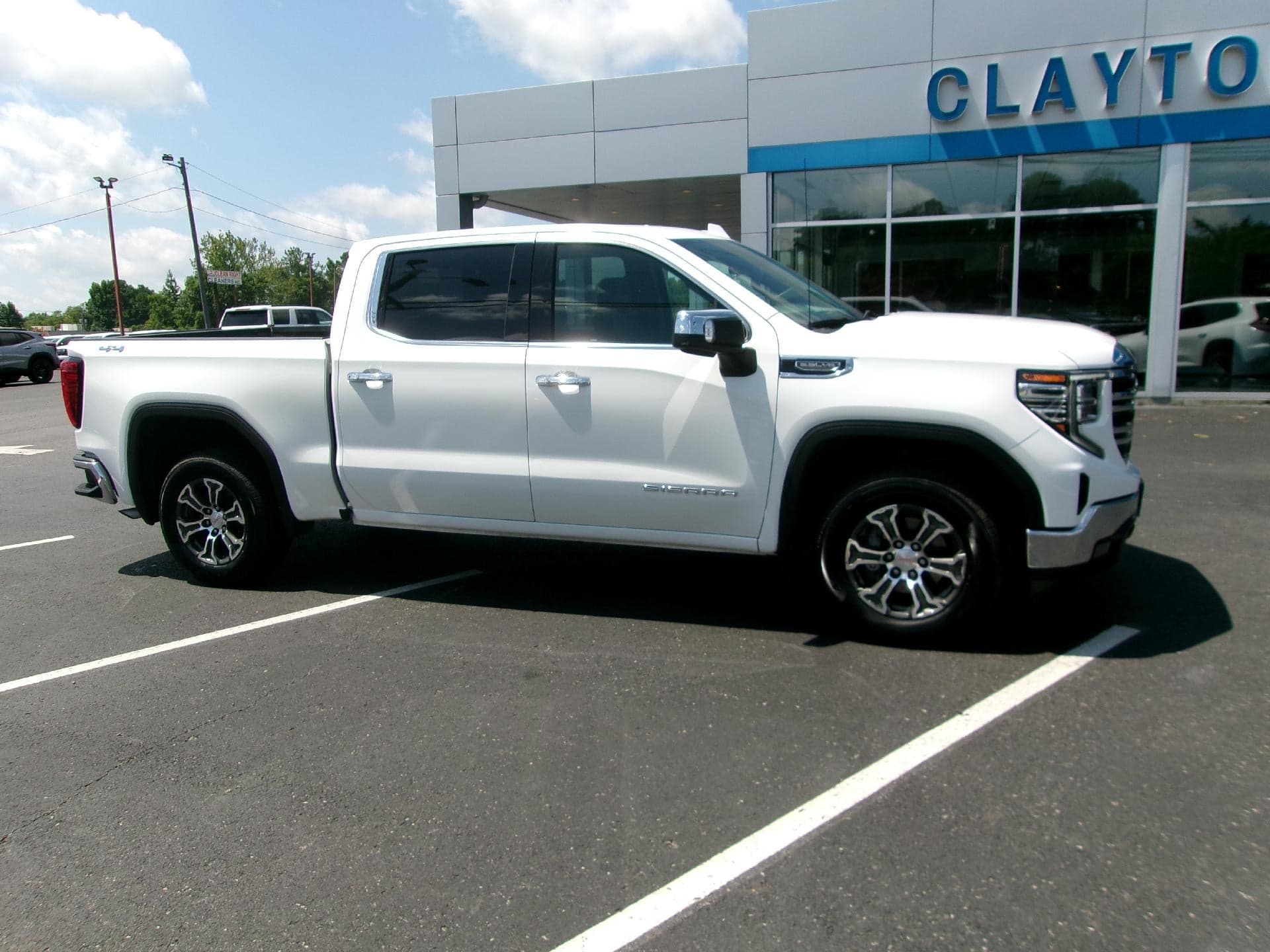 2025 GMC Sierra 1500 SLT — photo 1 of 55