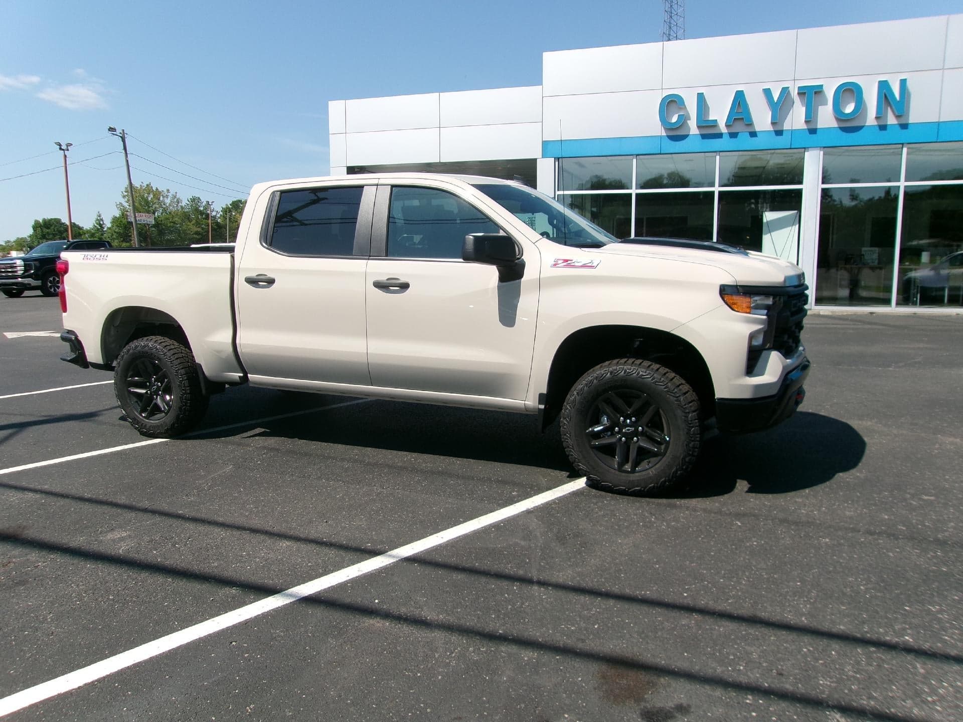 2026 Chevrolet Silverado 1500 Custom Trail Boss — photo 1 of 52
