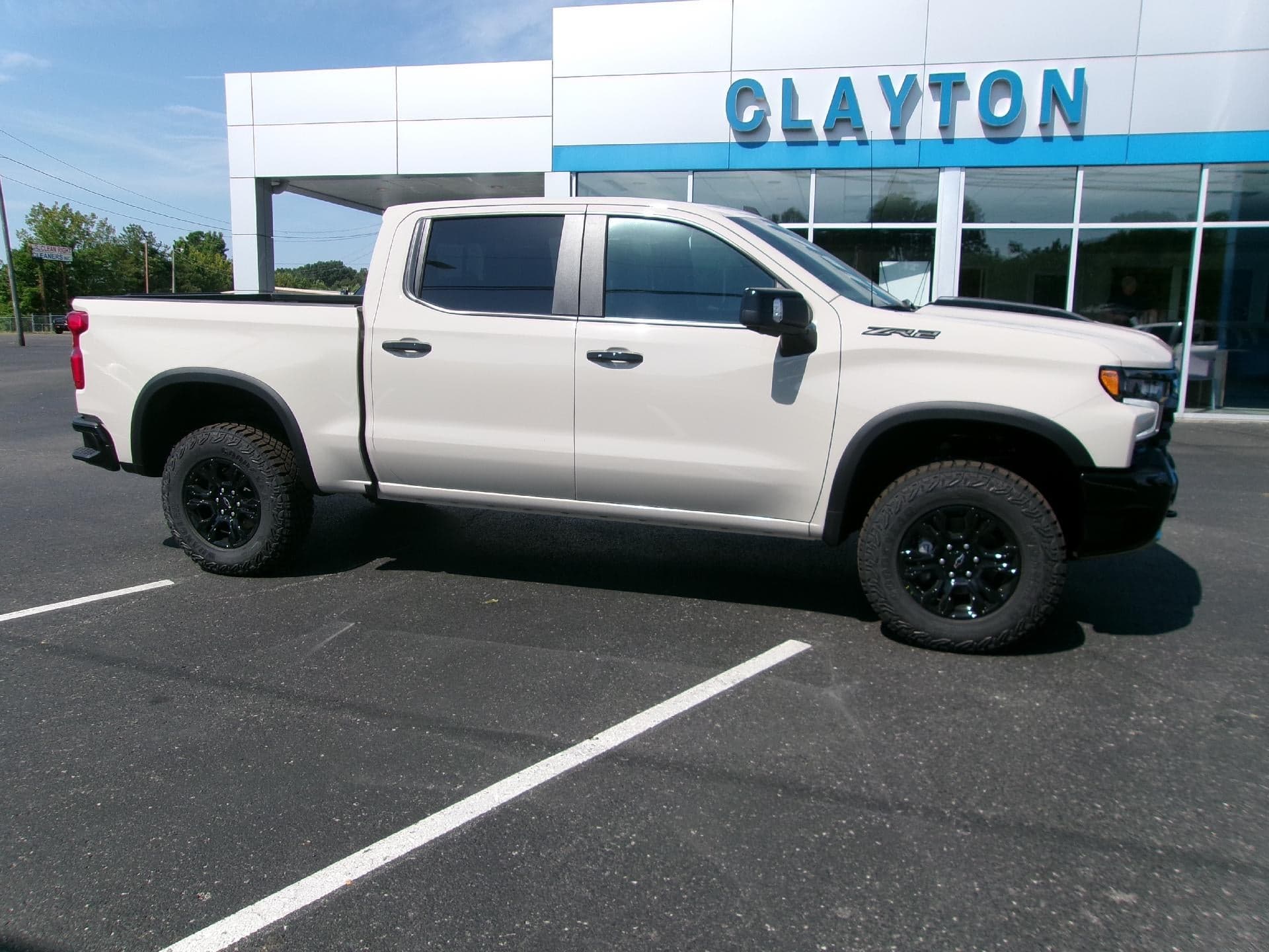 2026 Chevrolet Silverado 1500 ZR2 — photo 1 of 30
