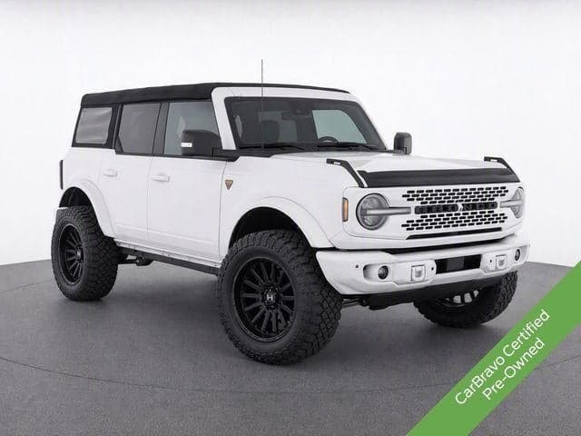 2023 Ford Bronco Badlands — photo 1 of 8