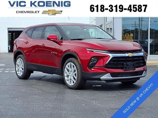 2025 Chevrolet Blazer LT — photo 1 of 39