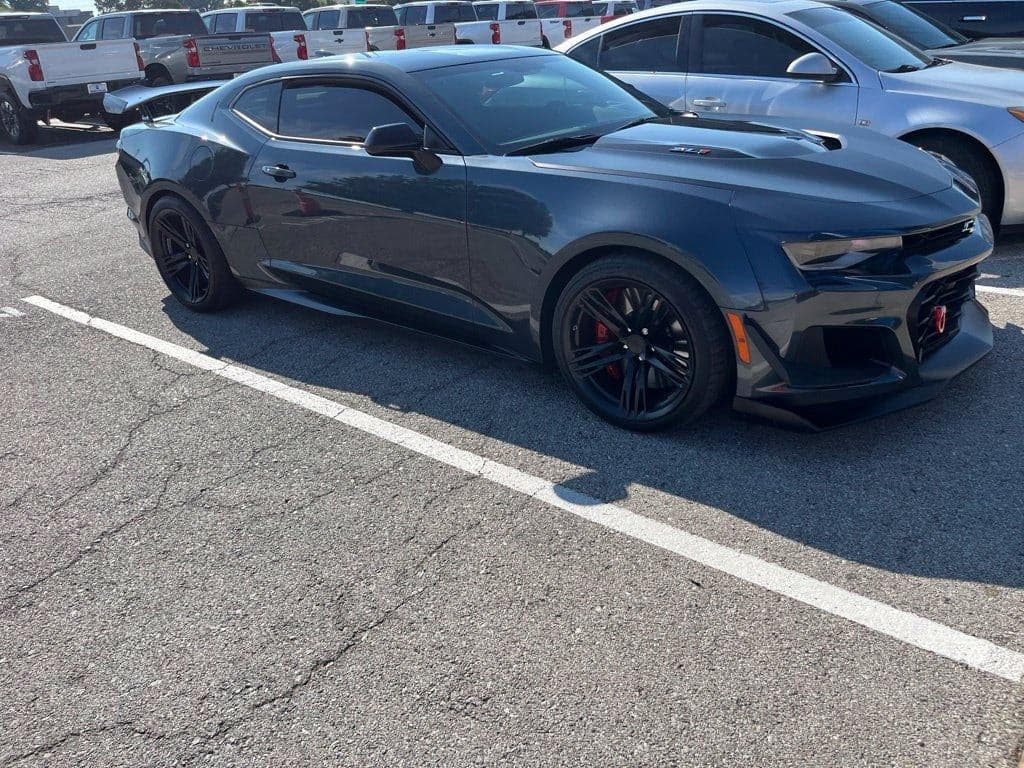 2019 Chevrolet Camaro ZL1 — photo 1 of 6