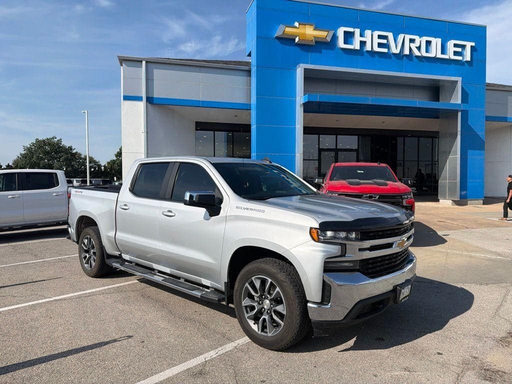 2019 Chevrolet Silverado 1500 LT — photo 1 of 8