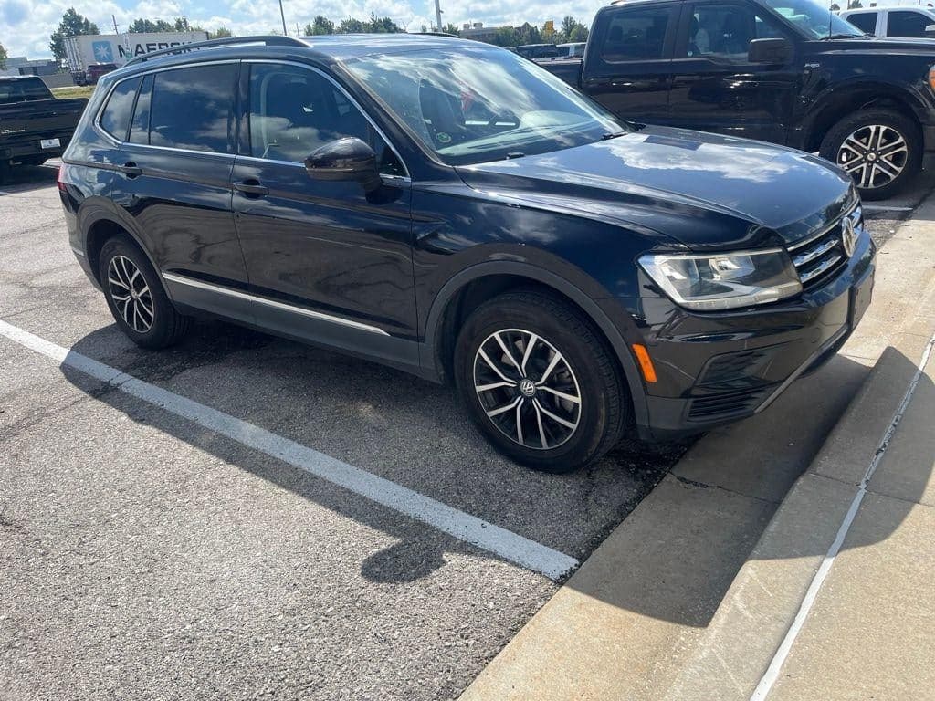 2021 Volkswagen Tiguan SE — photo 1 of 7