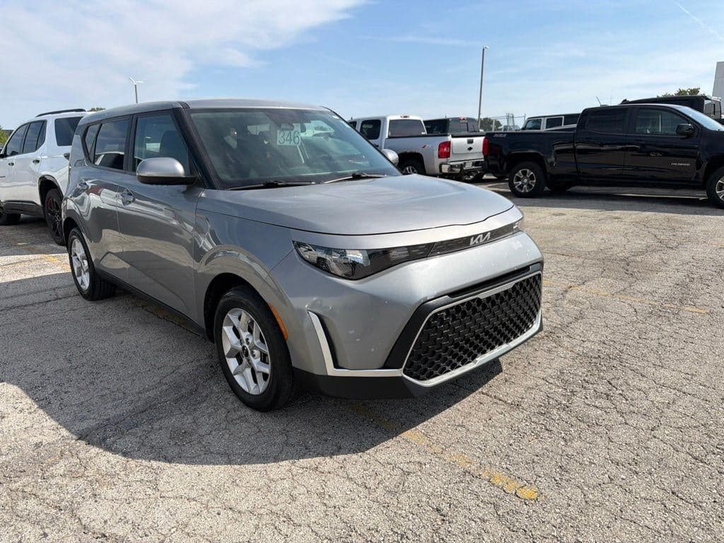 2023 Kia Soul LX — photo 1 of 12