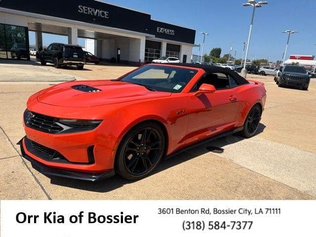 2020 Chevrolet Camaro LT1 — photo 1 of 32