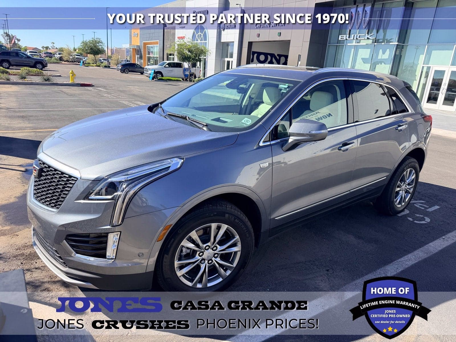 2022 Cadillac XT5 FWD Premium Luxury — photo 1 of 4
