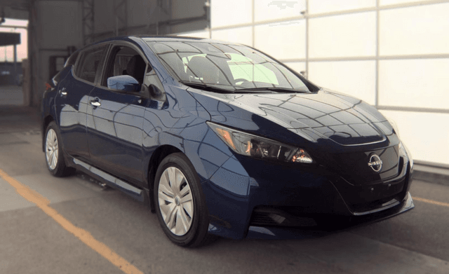 2025 Nissan LEAF S — photo 1 of 28