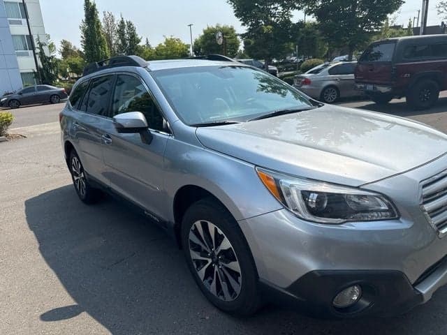 2017 Subaru Outback 3.6R Limited — photo 1 of 35