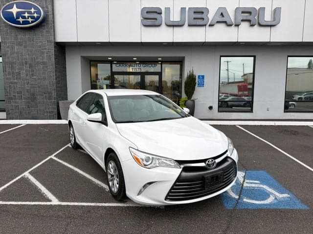 2016 Toyota Camry LE — photo 1 of 17