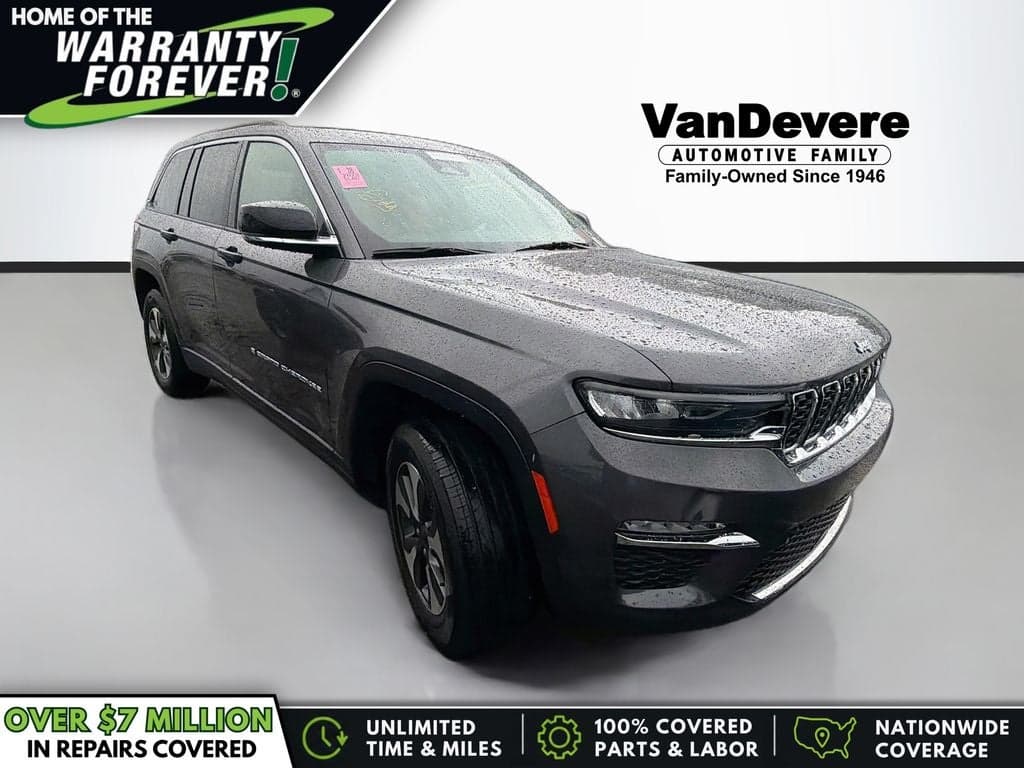 2023 Jeep Grand Cherokee Base — photo 1 of 5