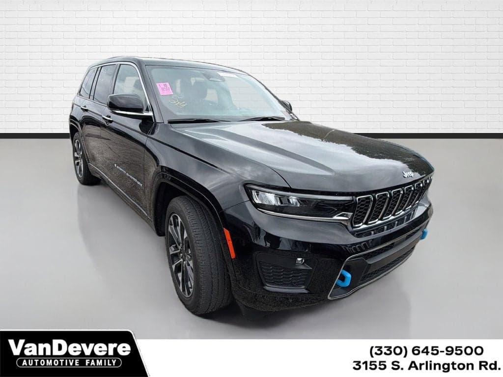 2023 Jeep Grand Cherokee Base — photo 1 of 24