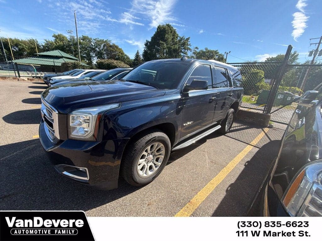 2020 GMC Yukon SLE — photo 1 of 15