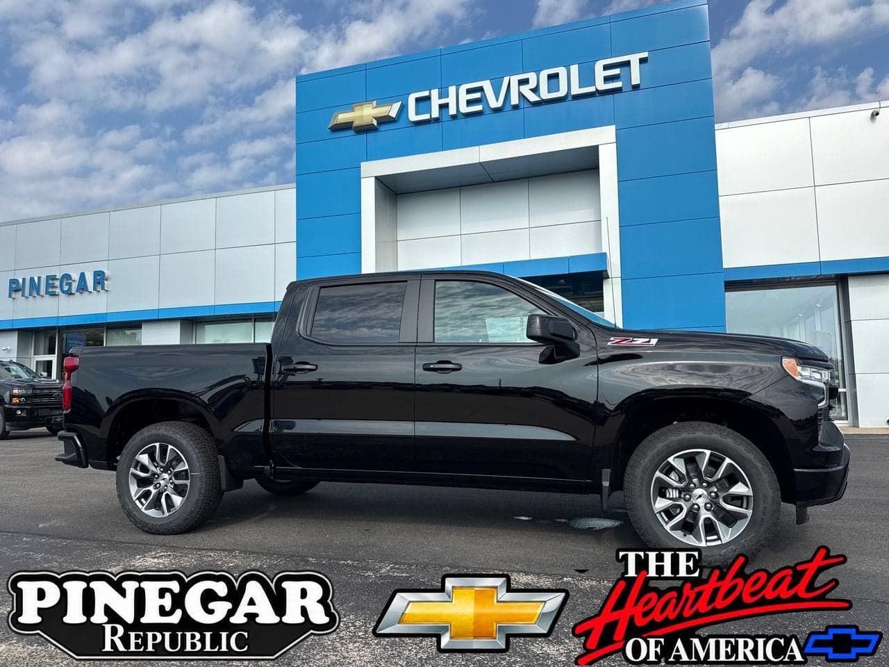 2026 Chevrolet Silverado 1500 RST — photo 1 of 37
