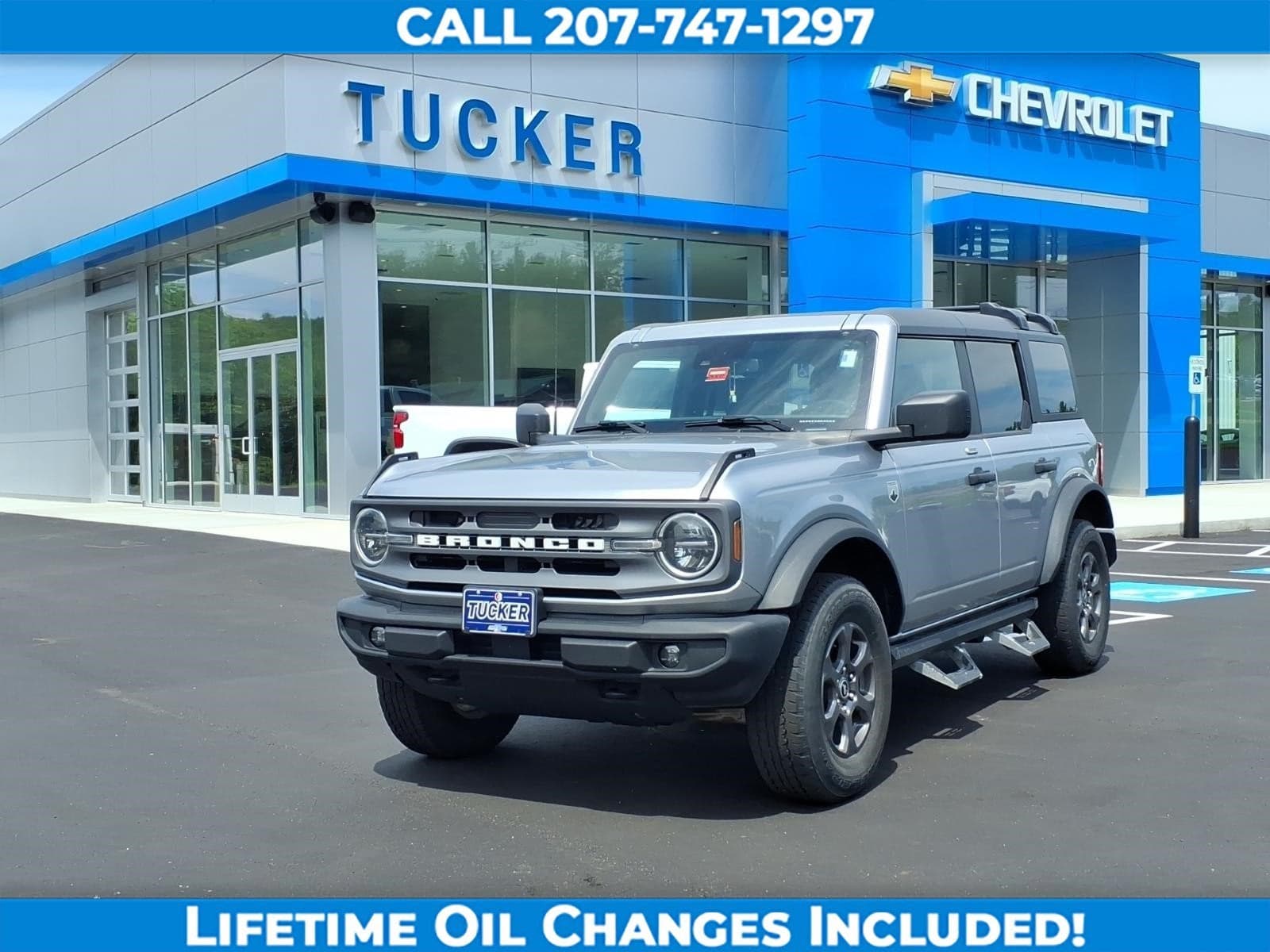 2023 Ford Bronco Base — photo 1 of 33