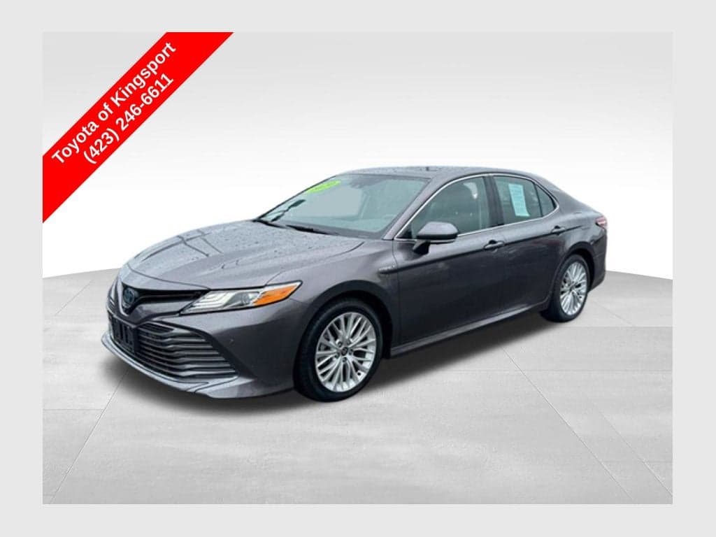 2020 Toyota Camry Hybrid XLE — photo 1 of 31