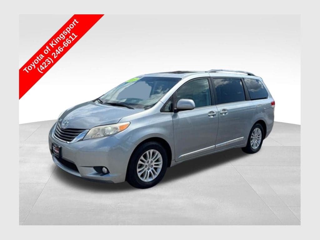 2014 Toyota Sienna XLE 8 Passenger — photo 1 of 31