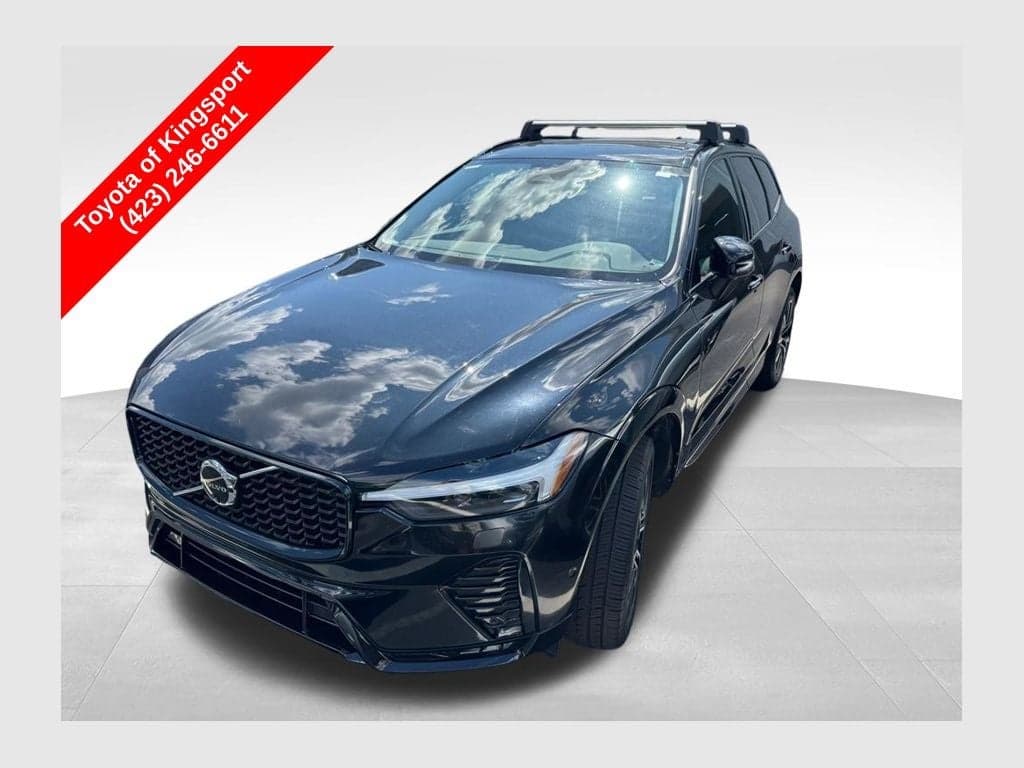 2024 Volvo XC60 B5 Plus Dark Theme — photo 1 of 8