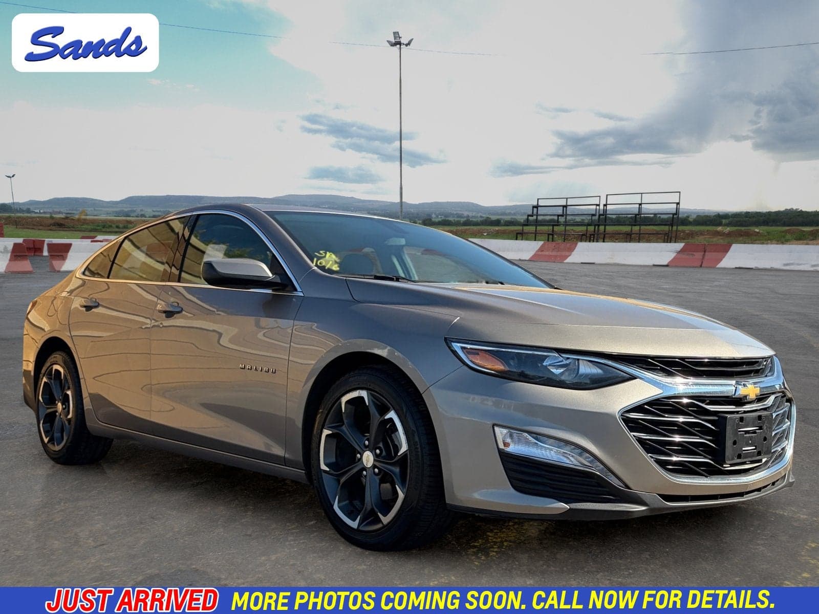 2022 Chevrolet Malibu LT — photo 1 of 5