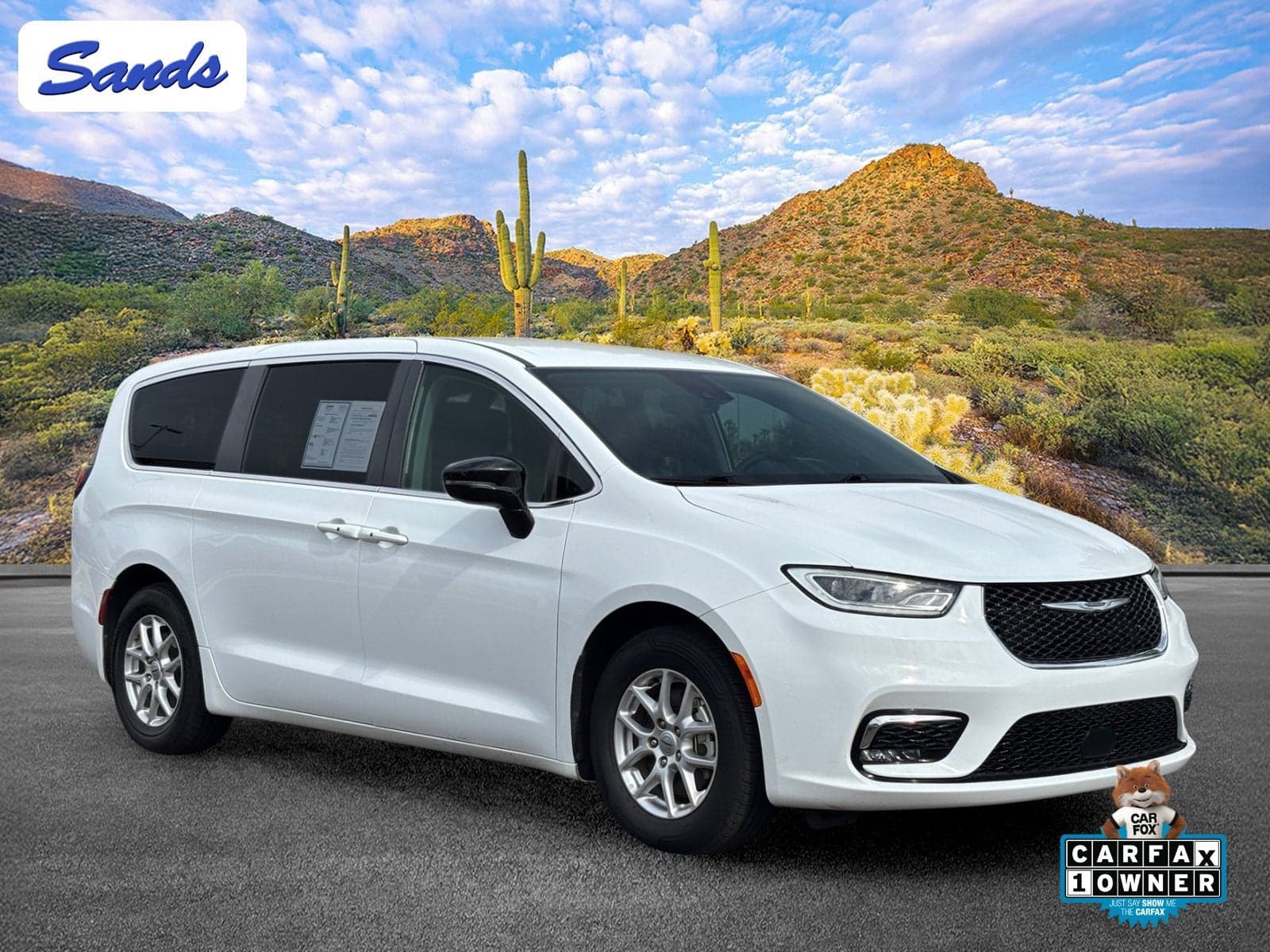 2024 Chrysler Pacifica Touring L — photo 1 of 34