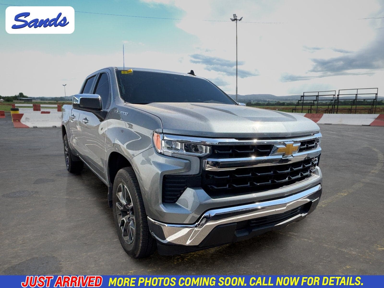 2024 Chevrolet Silverado 1500 LT — photo 1 of 26