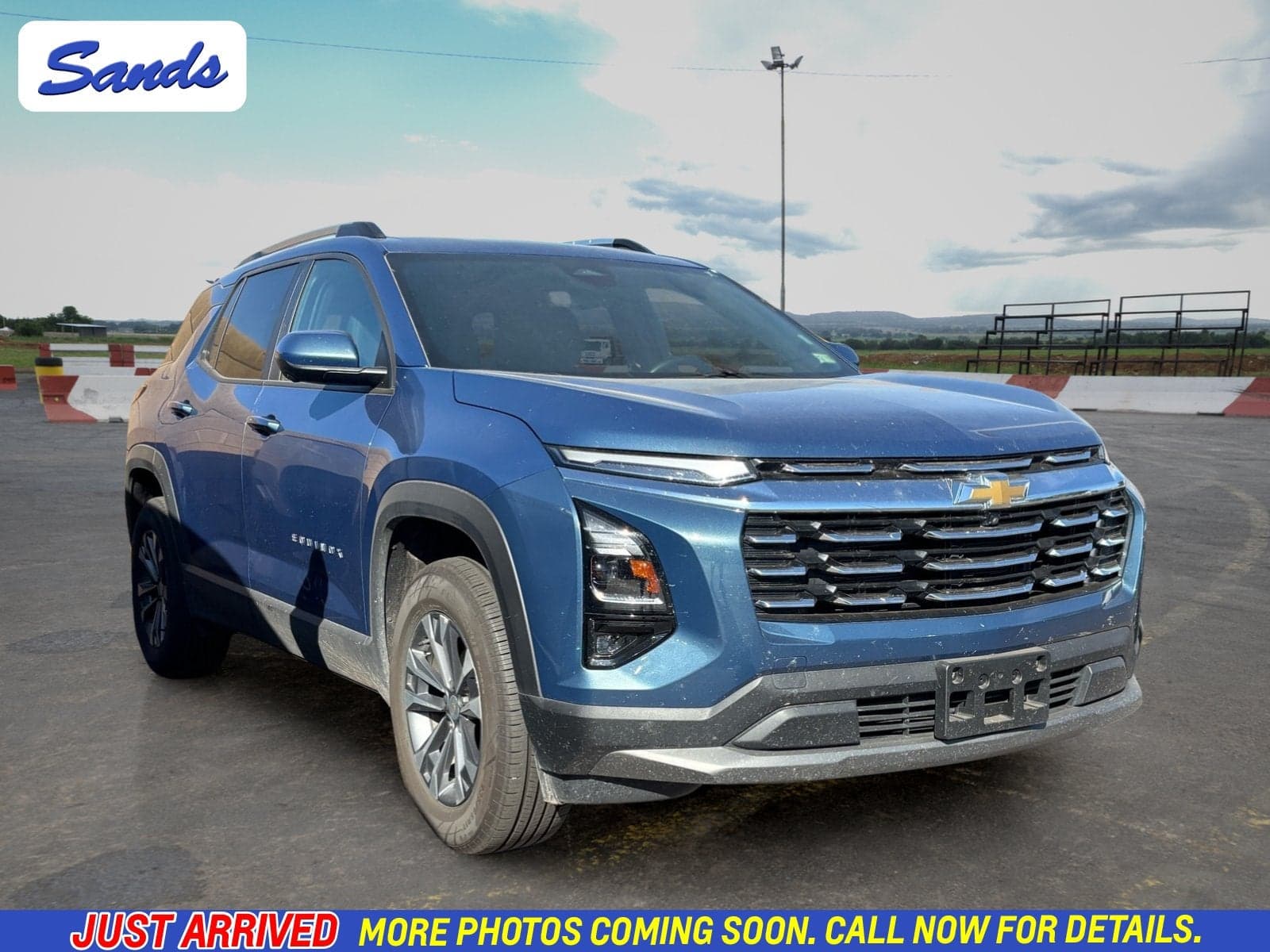 2025 Chevrolet Equinox AWD LT — photo 1 of 27