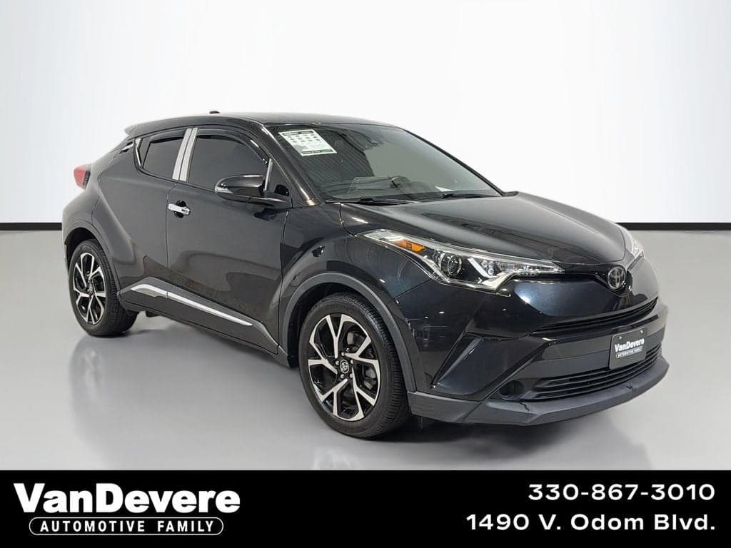 2019 Toyota C-HR XLE — photo 1 of 45