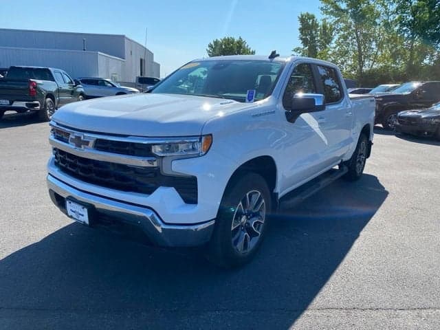 2025 Chevrolet Silverado 1500 LT — photo 1 of 32