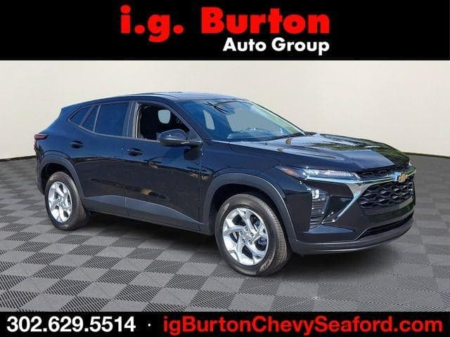2026 Chevrolet Trax LS — photo 1 of 23