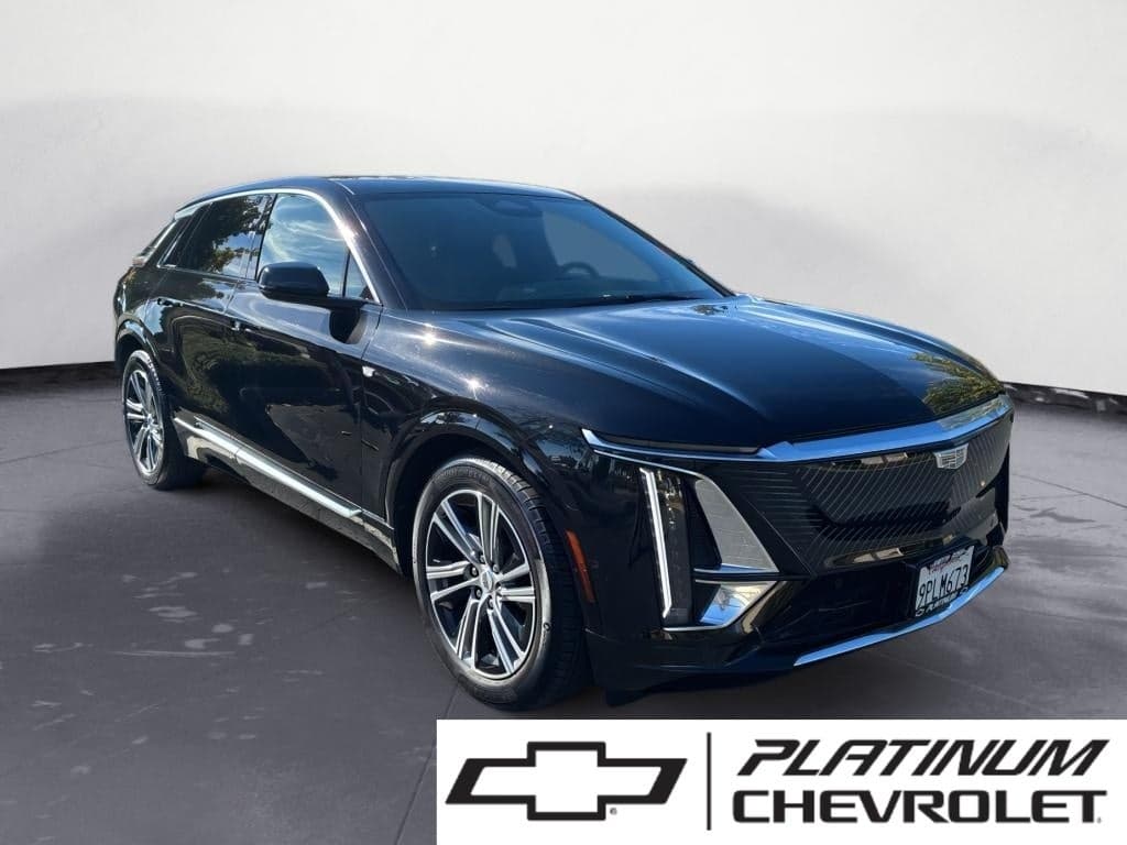 2024 Cadillac LYRIQ Luxury — photo 1 of 59