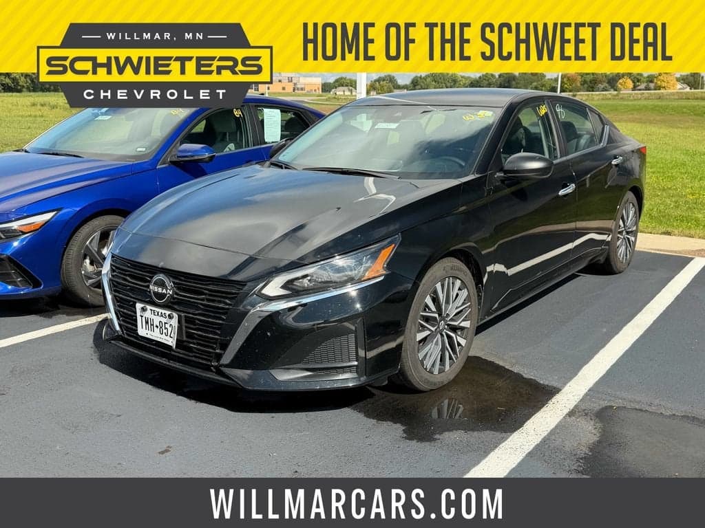 2024 Nissan Altima 2.5 SV — photo 1 of 3